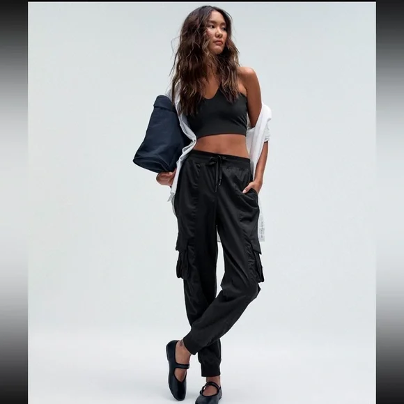 NWT - Lululemon, Dance Studio Relaxed-Fit Mid-Rise Cargo Jogger - Picture 2 of 9